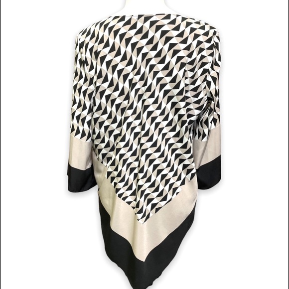 *SOLD* Alfani Geometric Print Pointed Hem Asymmetrical Top size 12 - Picture 5 of 5